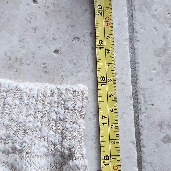 J. McLaughlinBeige Knit Crewneck Sweater Medium - Picture 12 of 16